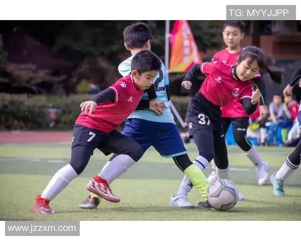 与伦比亚足球明星共话激情与梦想的绿茵岁月