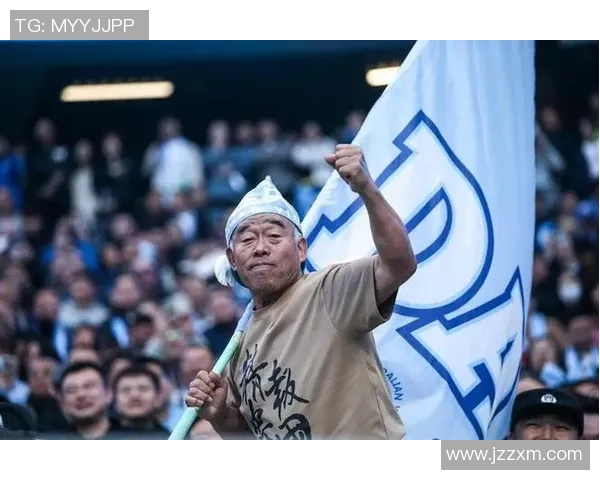 大爷心目中的足球明星是谁他对他们的喜爱故事揭秘