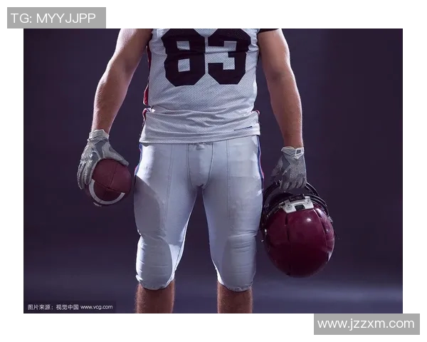 足球明星展现力量与魅力的肌肉模型图片合集