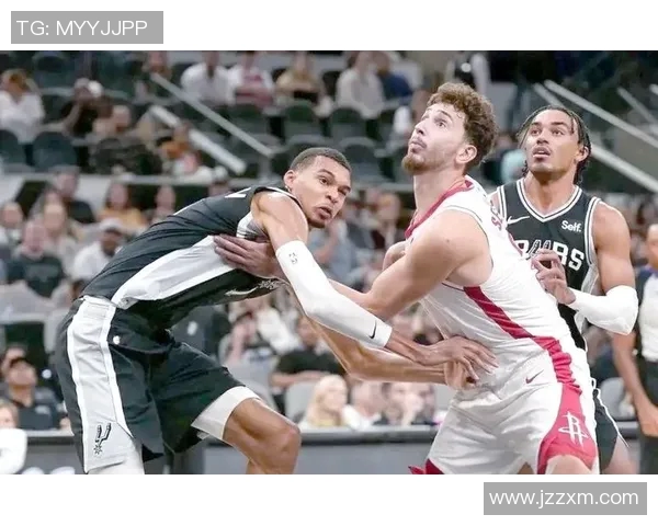 2012年季后赛雷霆与马刺的激烈对决回顾与分析